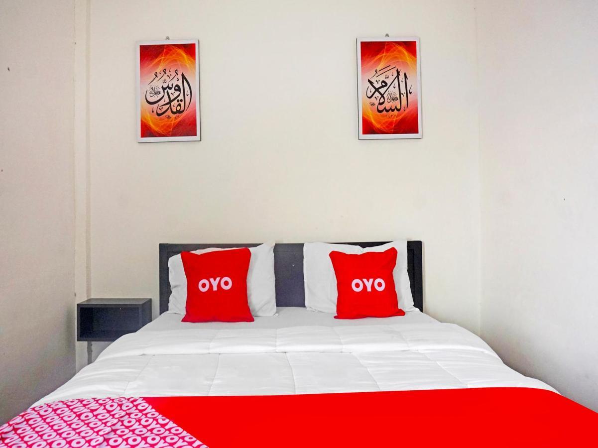 Oyo 91412 Ameera Inn Syariah Джакарта Экстерьер фото