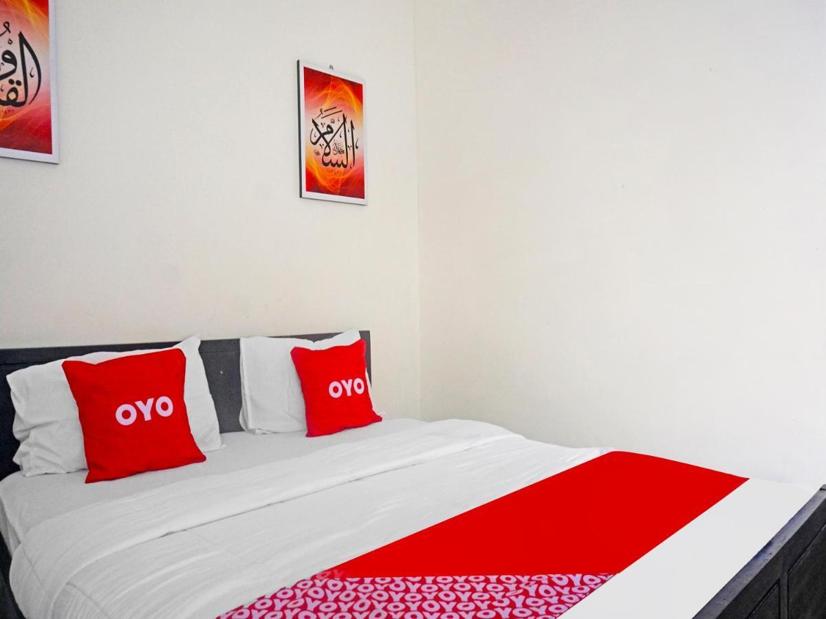 Oyo 91412 Ameera Inn Syariah Джакарта Экстерьер фото